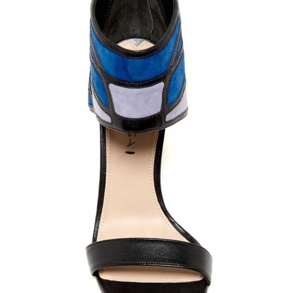 Tyndra Colorblock Suede Heeled Sandals D2391M1902 - Picture 3 of 3